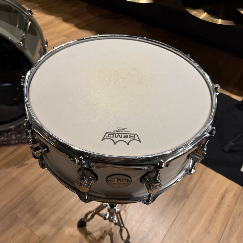 DW Design 14x5.5" Satin White Snare Drum #1401