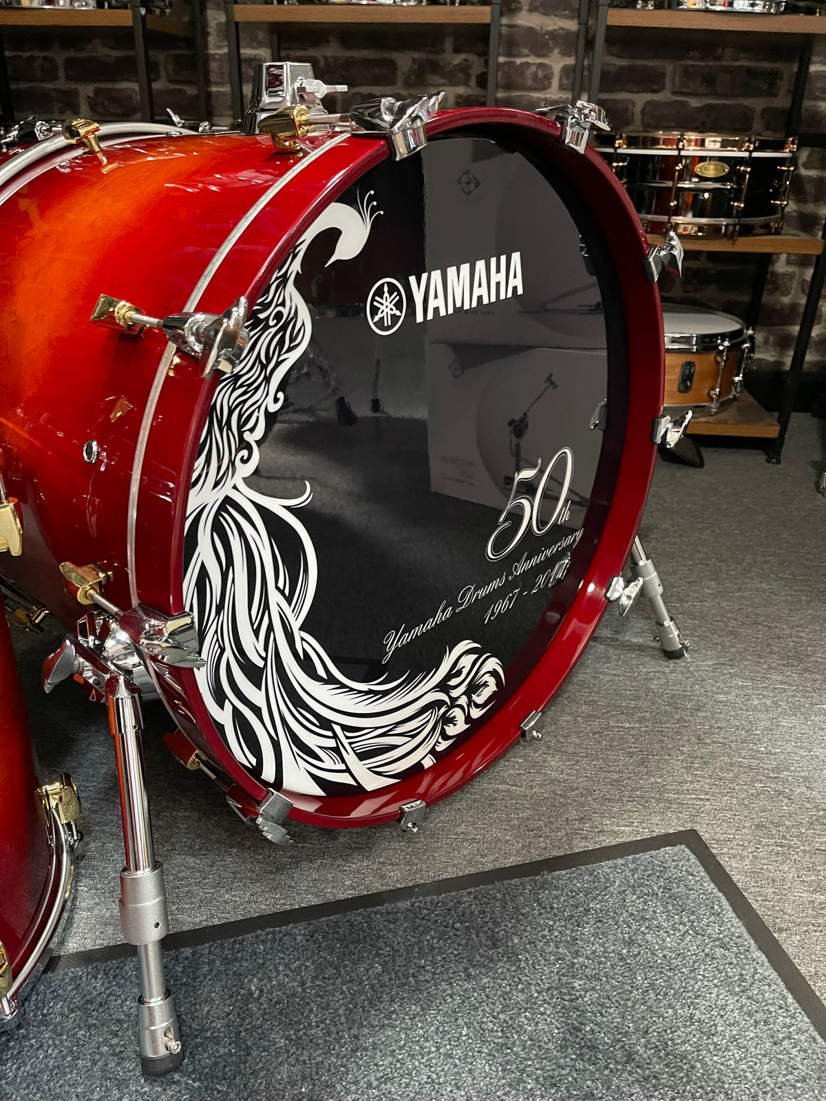 YAMAHA 50TH ANNIVERSARY 5-PIECE BIRDSEYE MAPLE AMBER SUNBURST SHELL PACK WITH GOLD HARDWARE #476 - Into Music Store